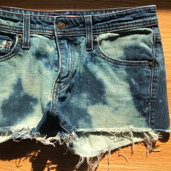 LEVIS Bleached Tie Dye Boho SUPERLOW Summer Beach Cut Off Jean Shorts Sz 30 - Picture 7 of 14